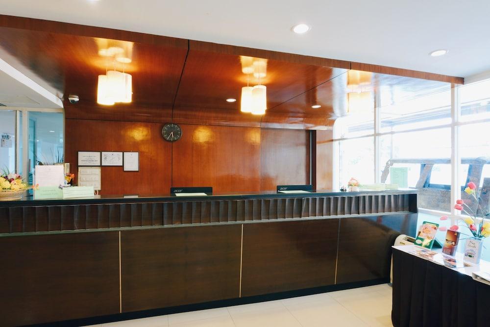 Glory Place Hotel