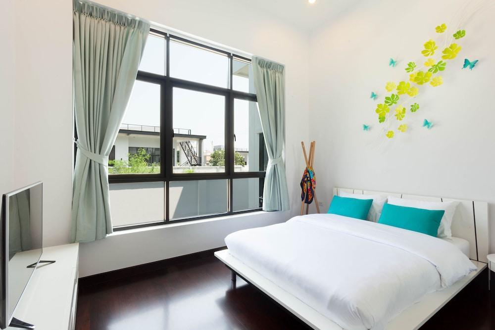 Villa We By Sirin Pool