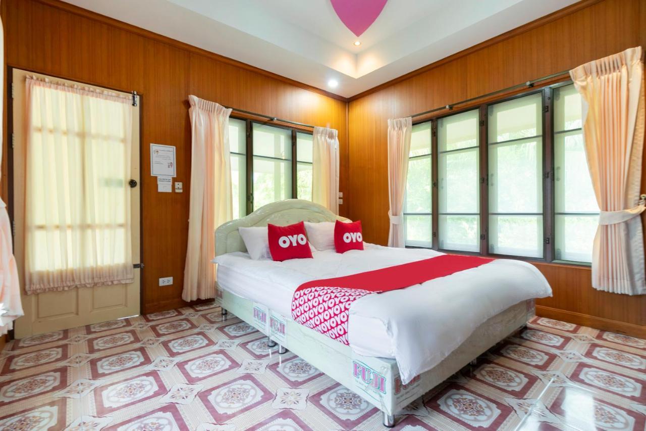 Oyo 1062 Baanrai Kongjaroen Hotel 3*
