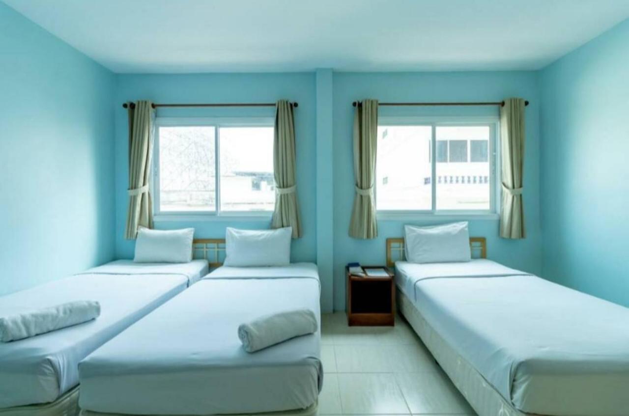 Hotel At 2*