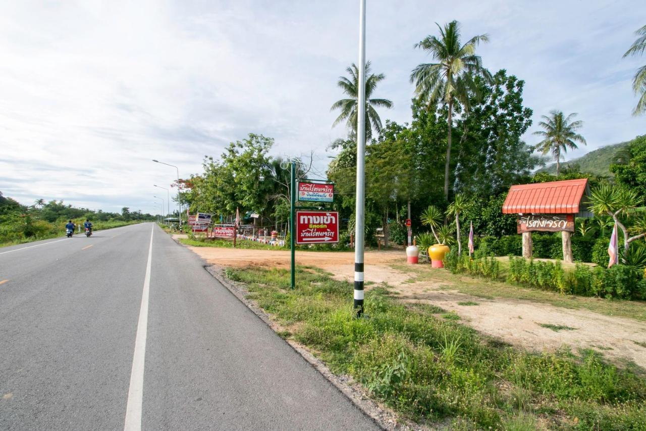 Oyo 1062 Baanrai Kongjaroen Hotel