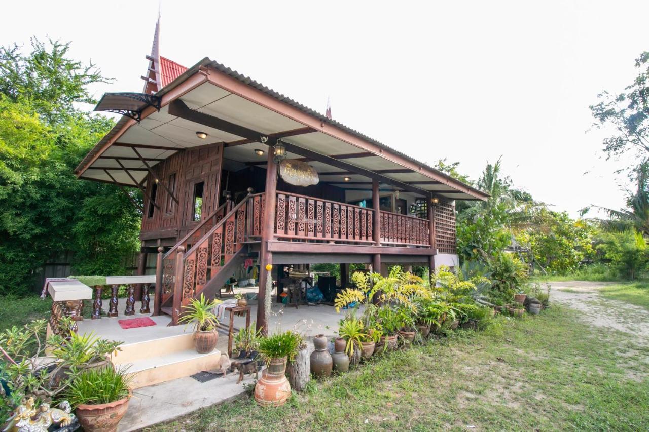 Oyo 1062 Baanrai Kongjaroen Hotel 3*