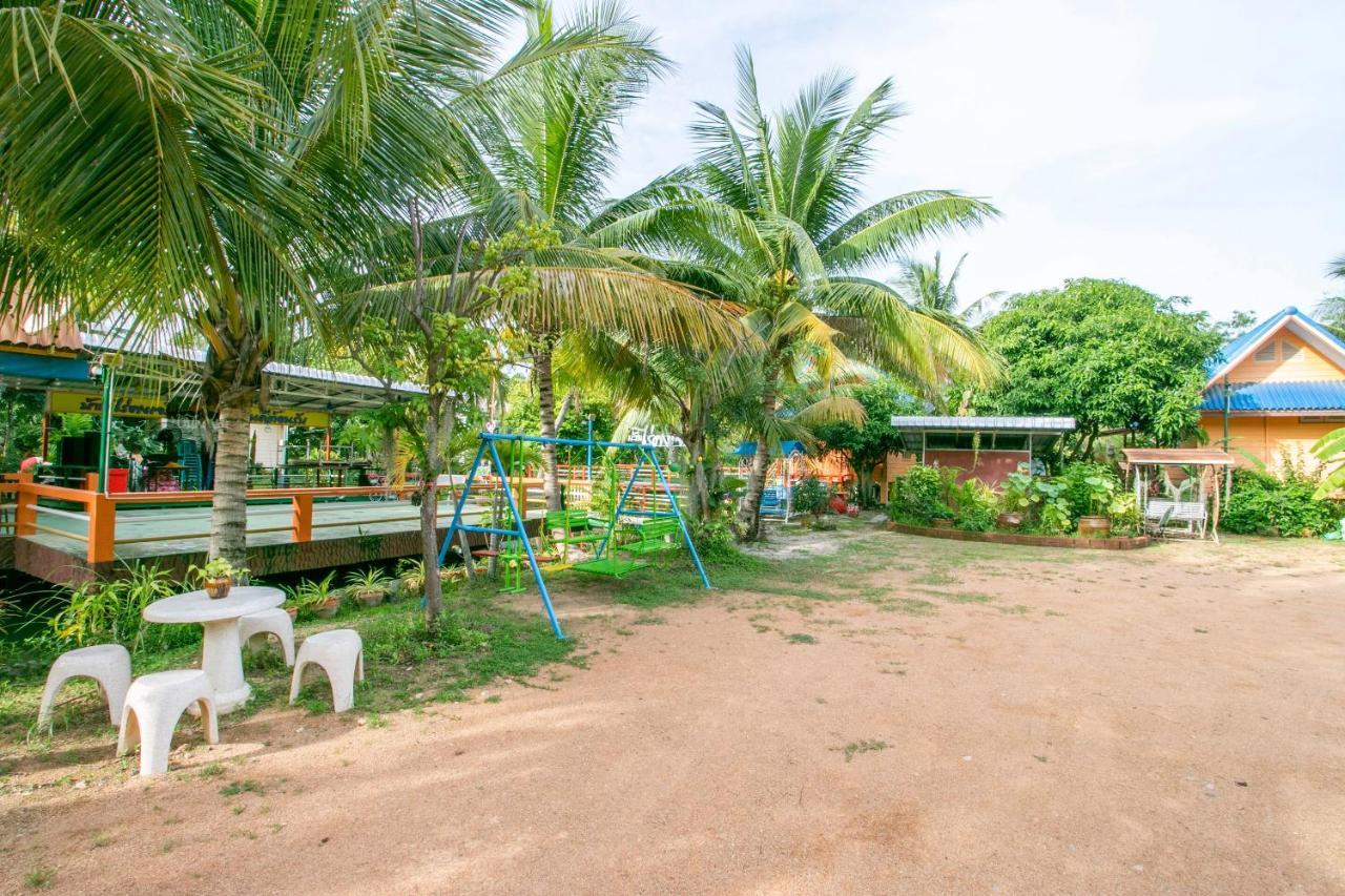 Oyo 1062 Baanrai Kongjaroen Hotel 3*