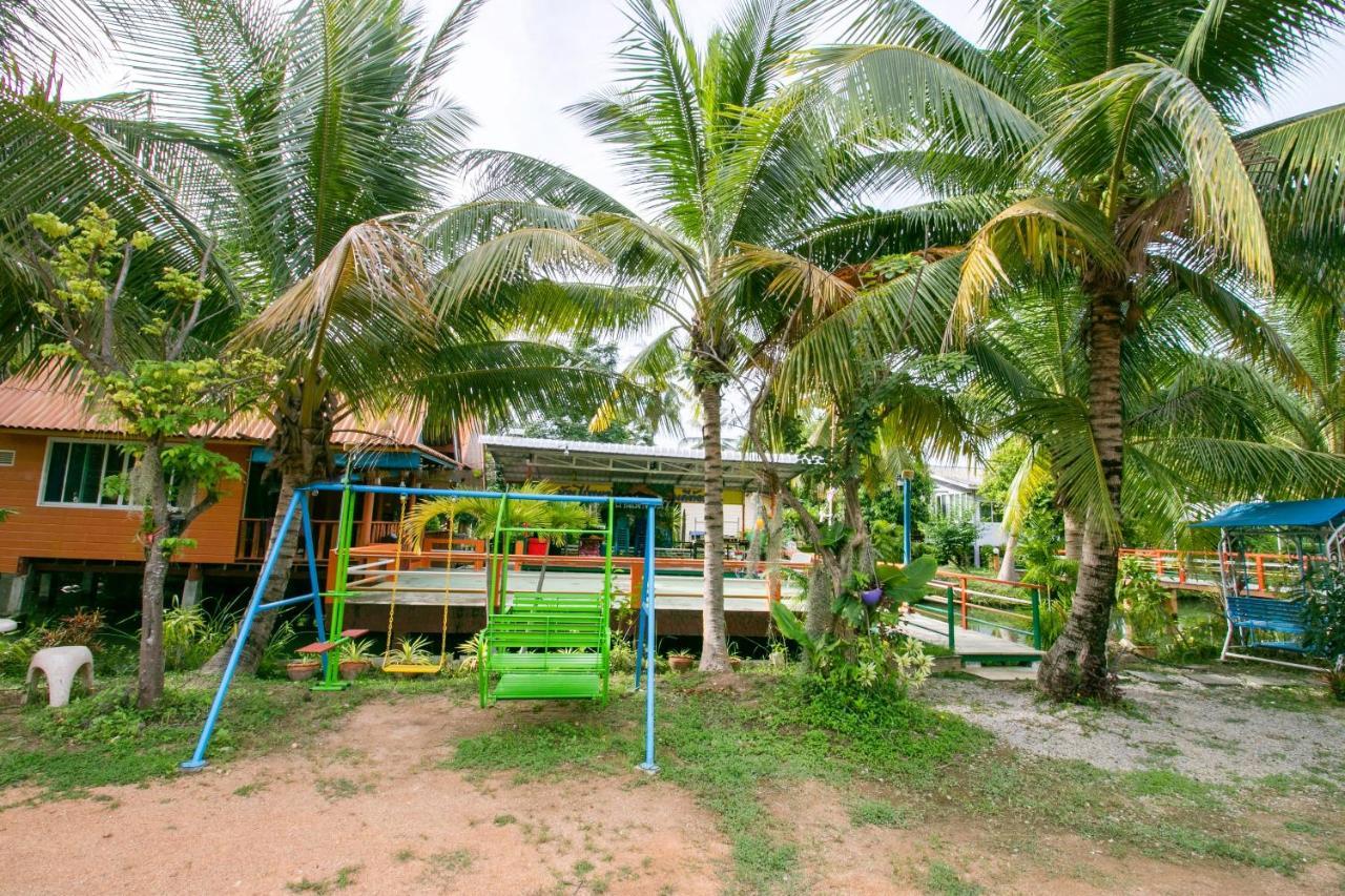 Oyo 1062 Baanrai Kongjaroen Hotel 3*