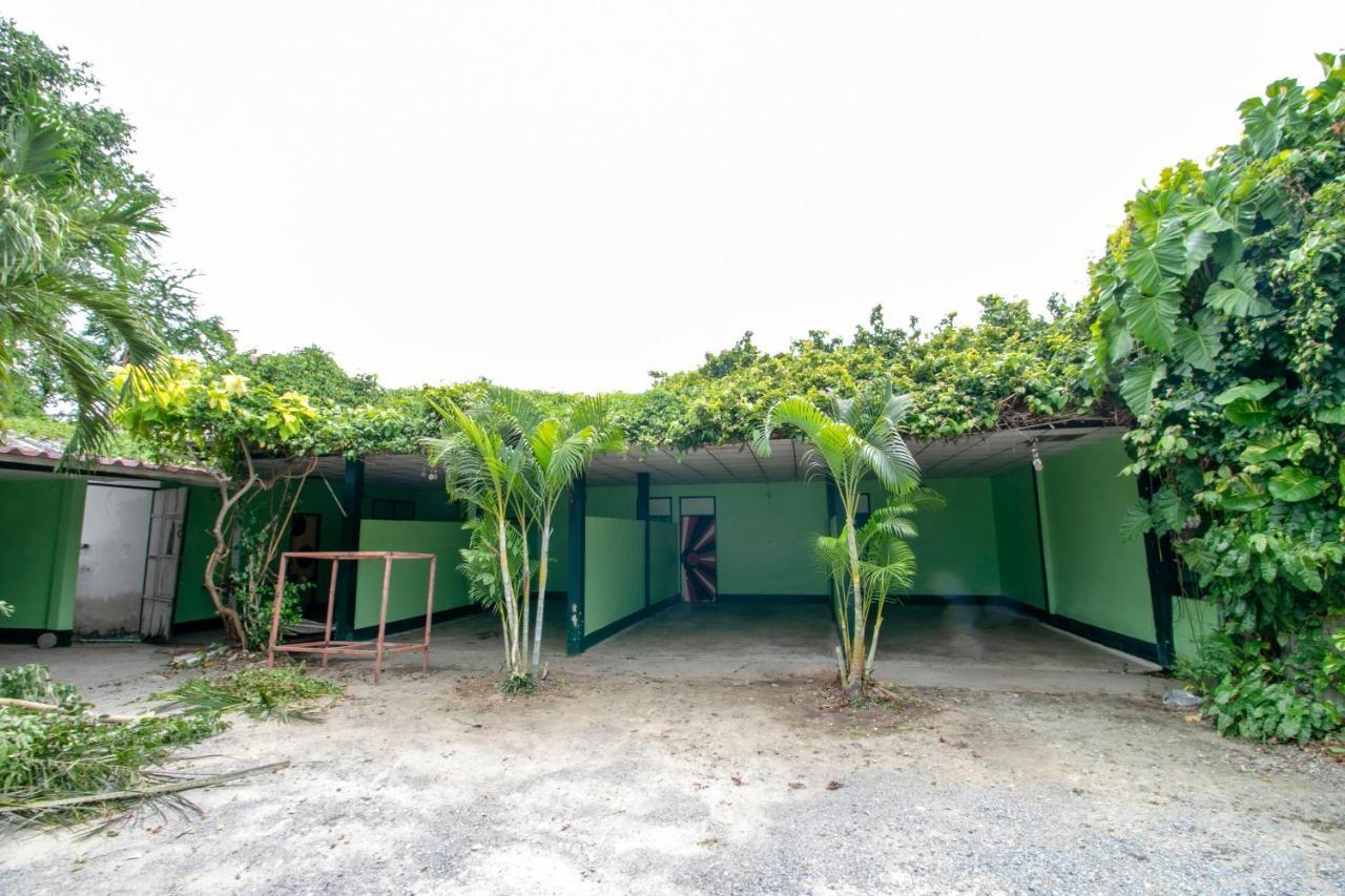 Hotel Oyo 1095 Toto