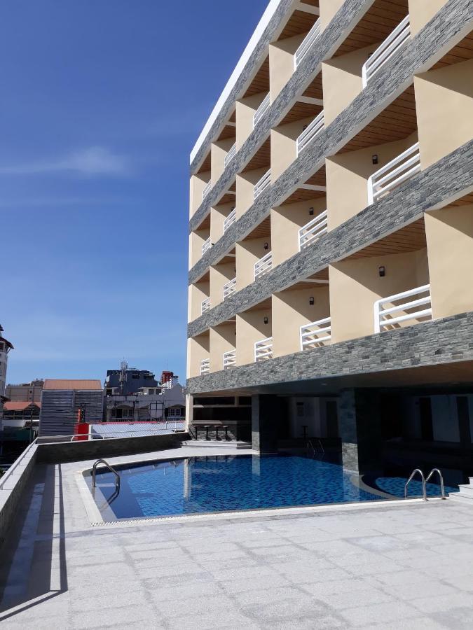 City Beach Resort Resort HHQ