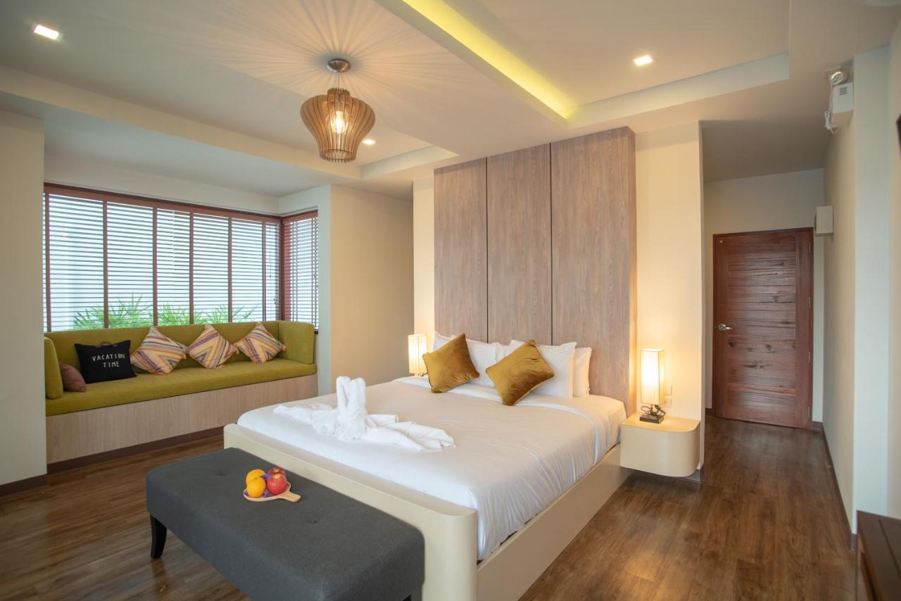 Resort & HHQ