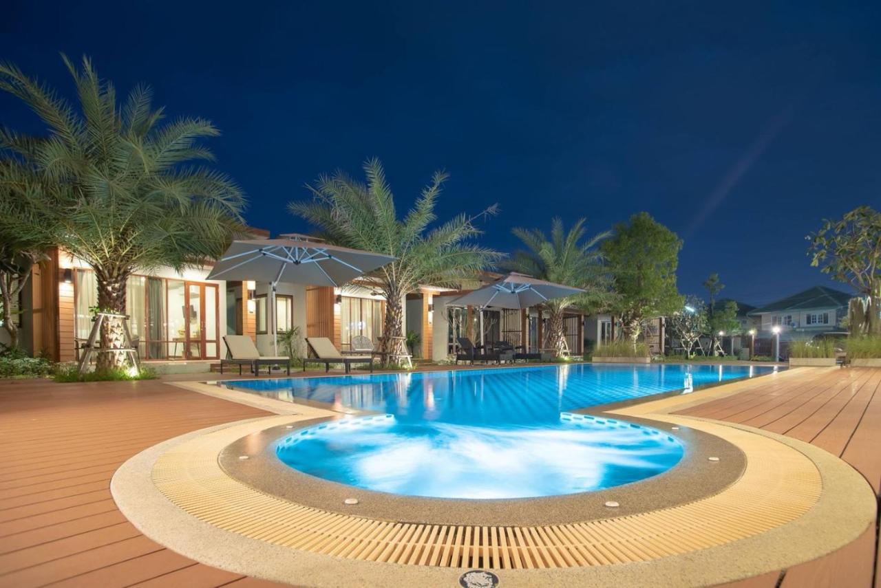 & Resort *