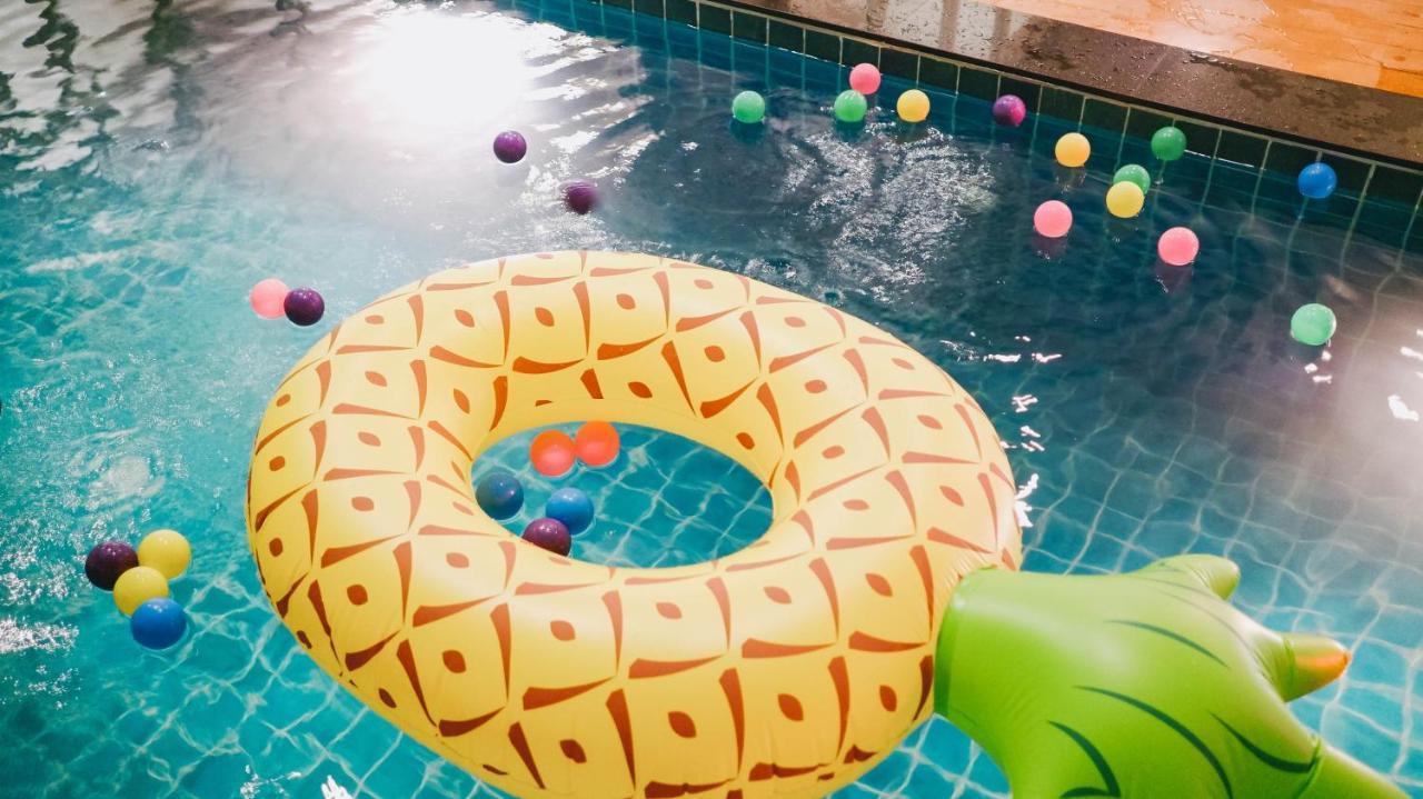 U Pool Villa