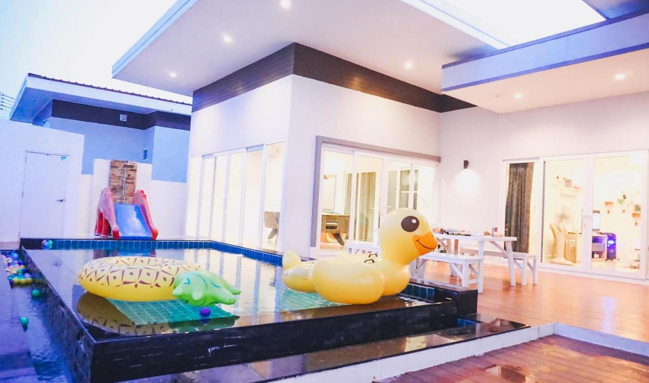 U Pool Villa
