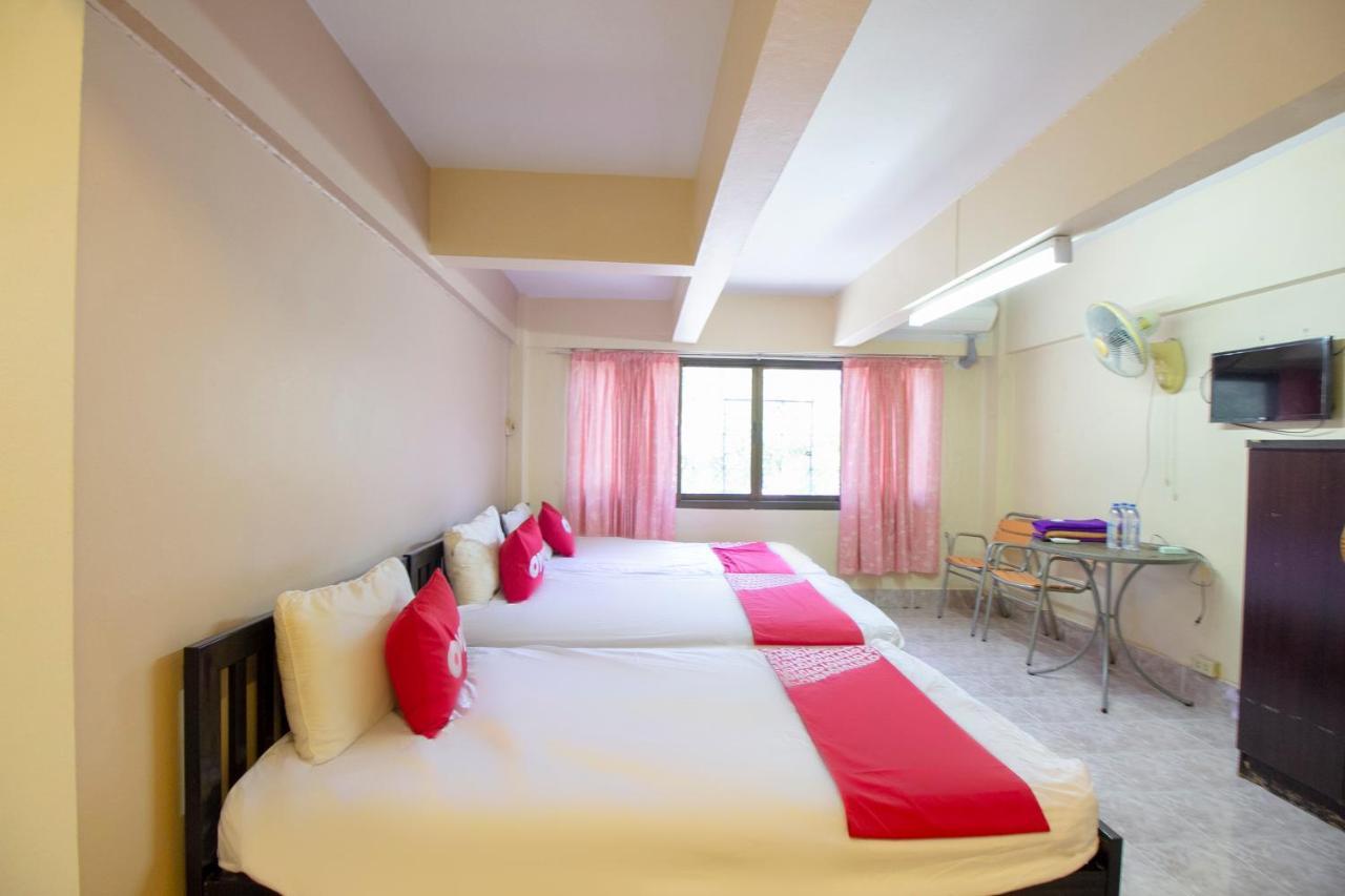 Oyo 75372 Flight Hut Hotel Hua Hin