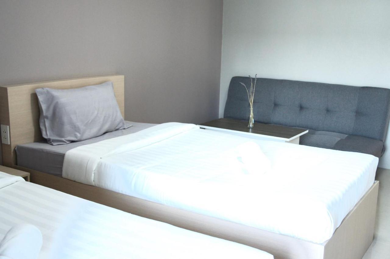 H12, The Stylish Hua Hin