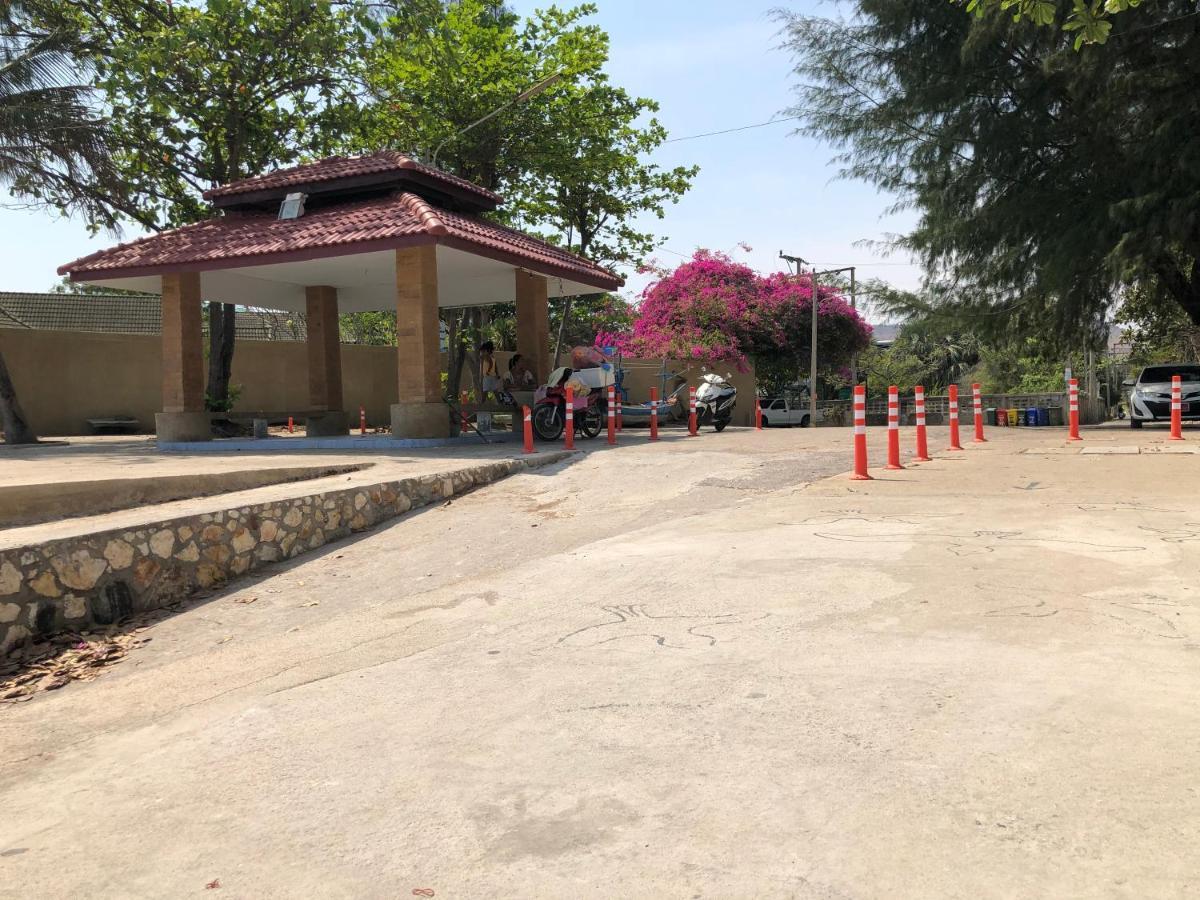 Seaside Khao Takiab *