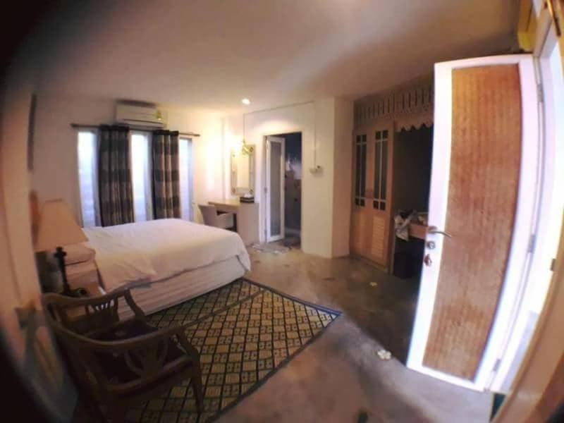 บ้านสุนทรี Bed & Breakfast *
