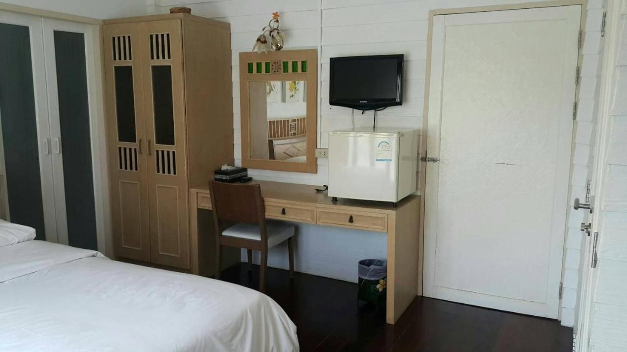 บ้านสุนทรี Bed & Breakfast *