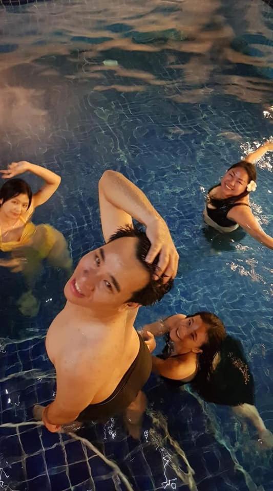 บ้านพูลแอคเซส 4 ห้องนอน จัดปาร์ตี้ คาราโอเกะ โต๊ะพูล พัก 8-20 คน Holiday home
