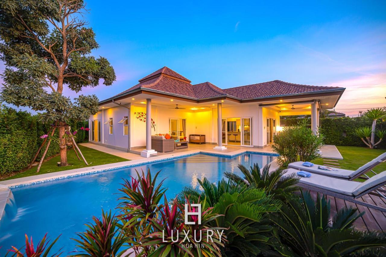 Villa Modern 3 Bedroom Private Pool - Mp67 *