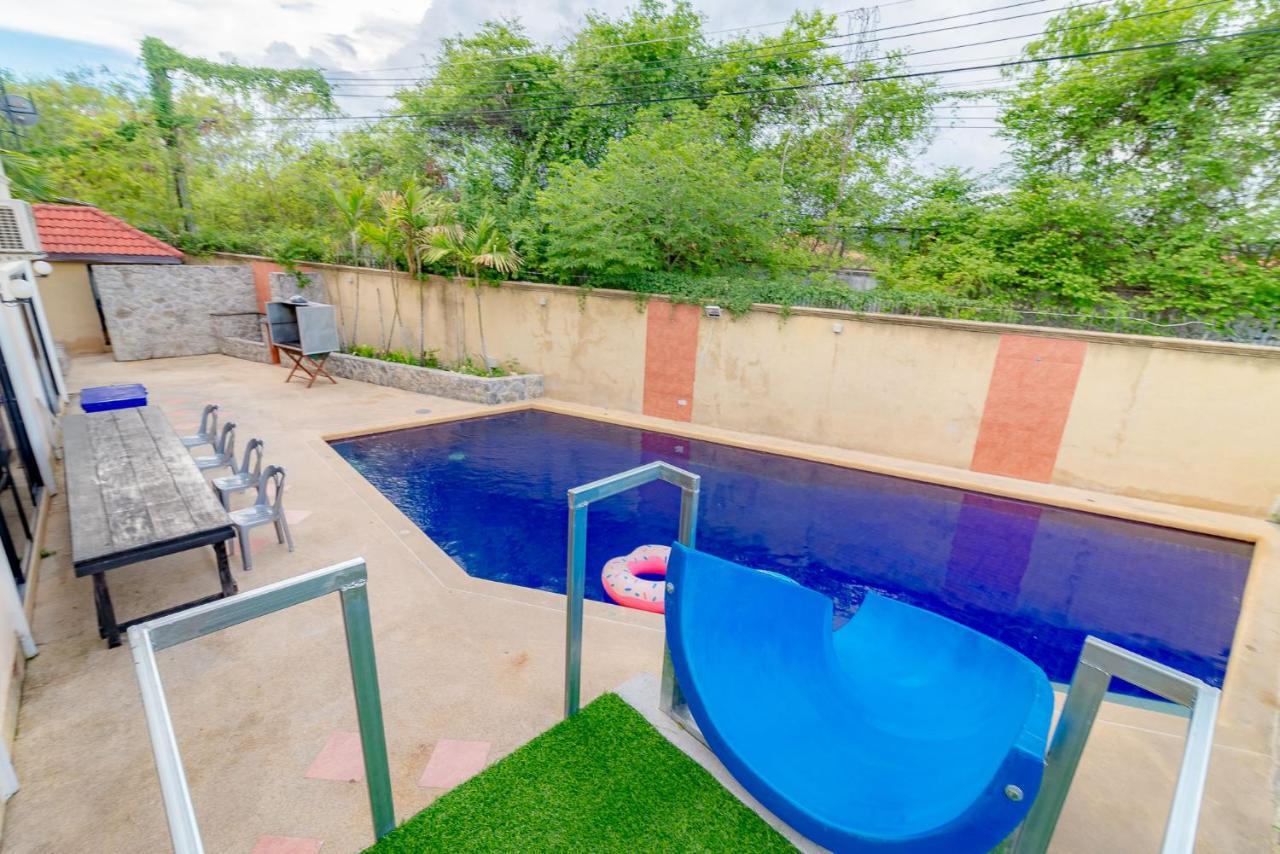 ปาล์ม ปาร์ตี้ พูลวิลล่า Palm Party Hua-hin Pool Hua Hin