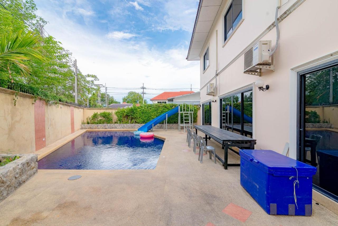 ปาล์ม ปาร์ตี้ พูลวิลล่า Palm Party Hua-hin Pool Villa