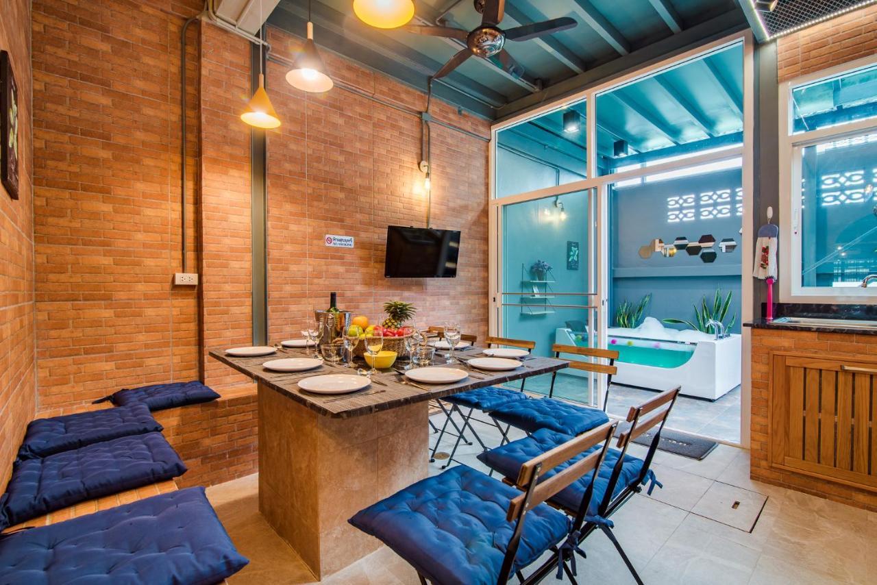 Luxury City-loft, Just 9 Minutes Walk To The Holiday home