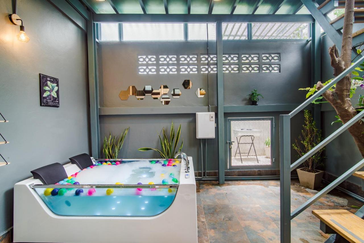 Holiday home Luxury City-loft, Just 9 Minutes Walk To The