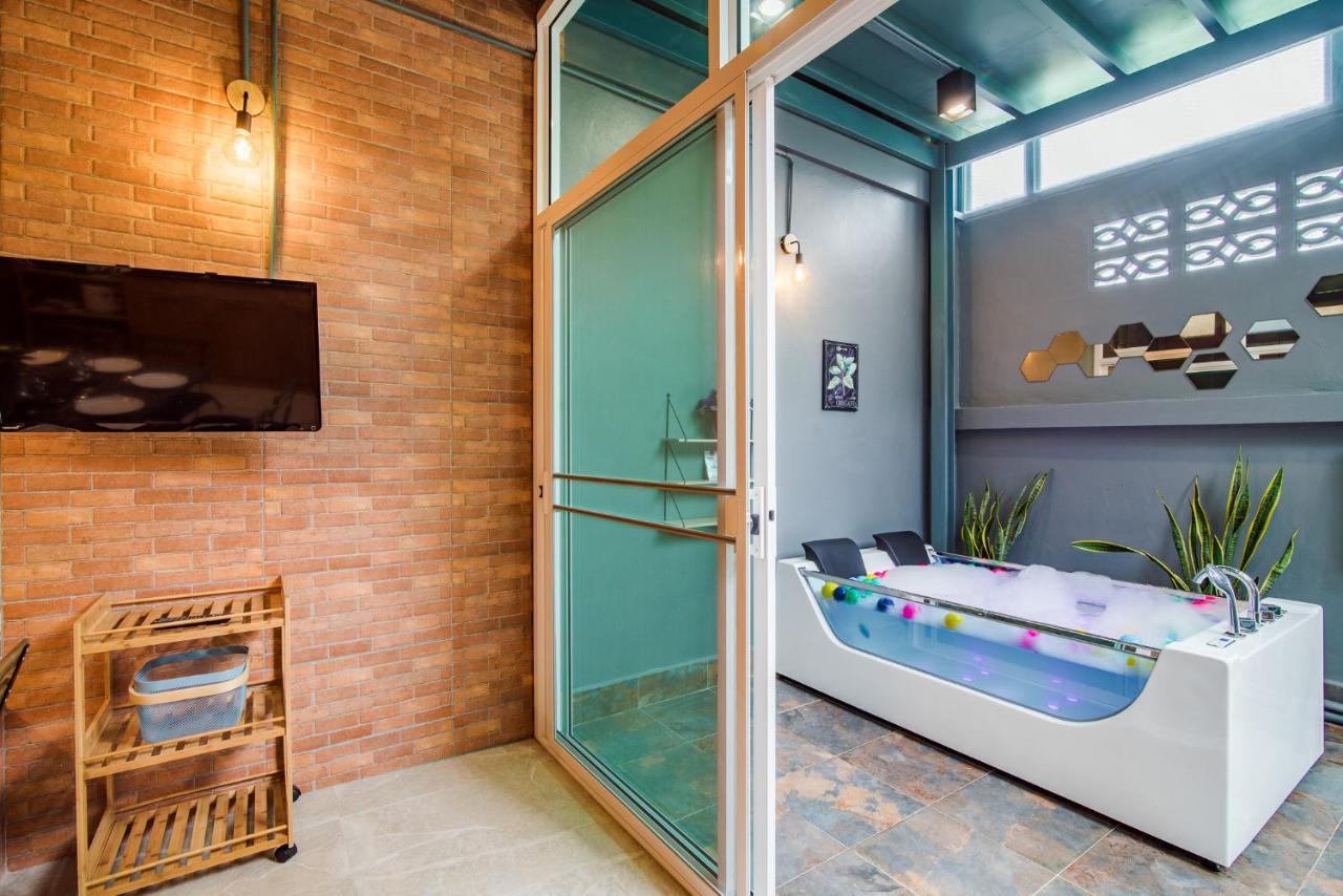 Luxury City-loft, Just 9 Minutes Walk To The Hua Hin
