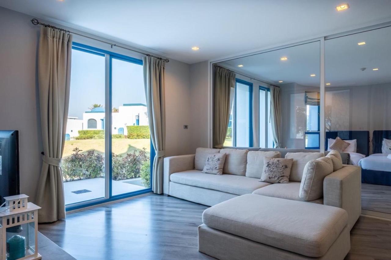 Swell In Santorini Apartment
