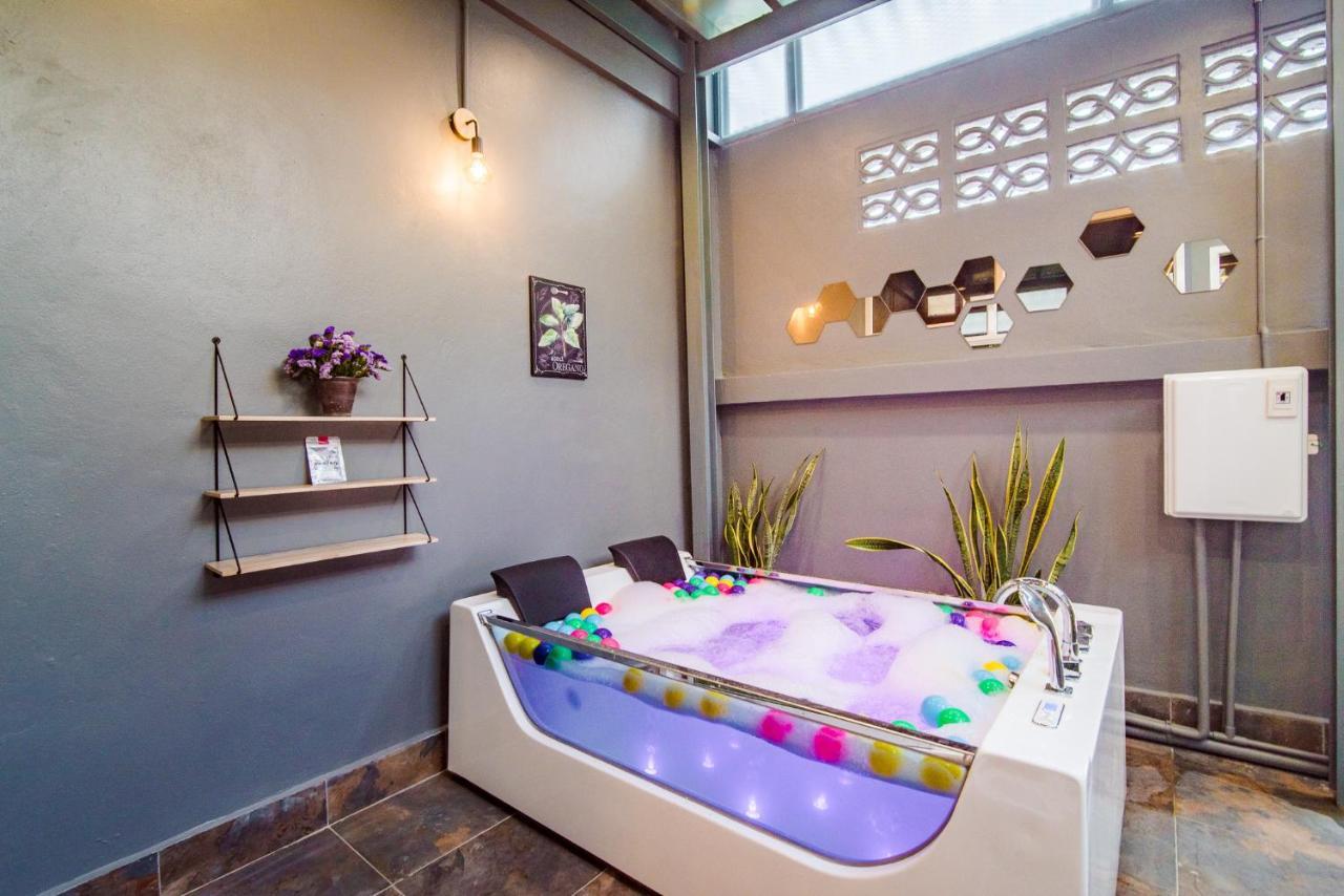 Luxury City-loft, Just 9 Minutes Walk To The * Hua Hin