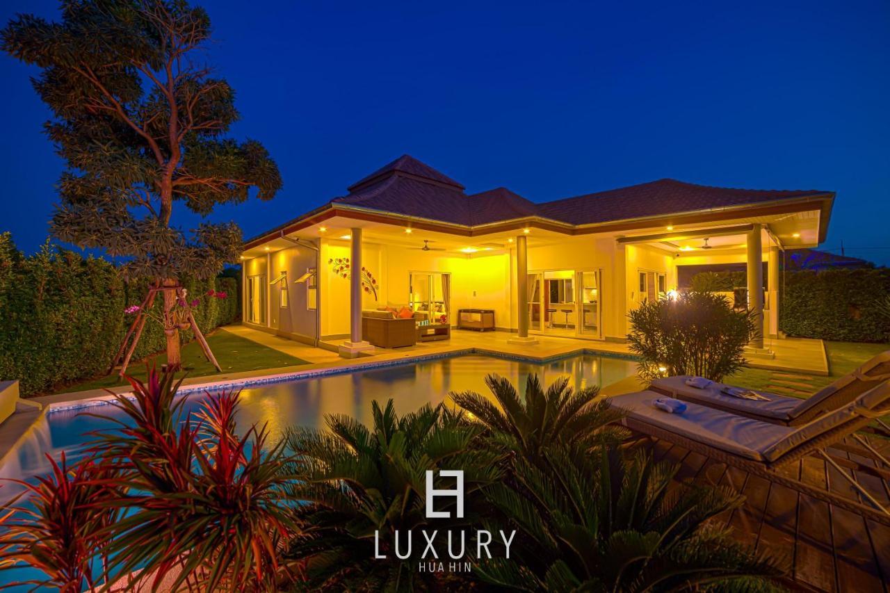 Modern 3 Bedroom Private Pool - Mp67