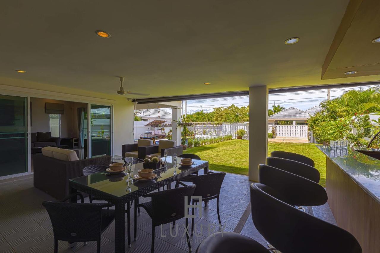 Cozy Modern 3 Bedroom Pool L70