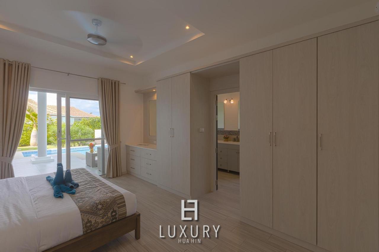 Villa Modern 3 Bedroom Private Pool - Mp67