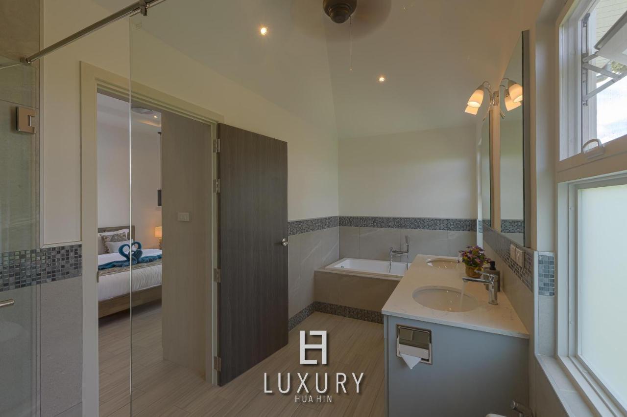 Villa Modern 3 Bedroom Private Pool - Mp67