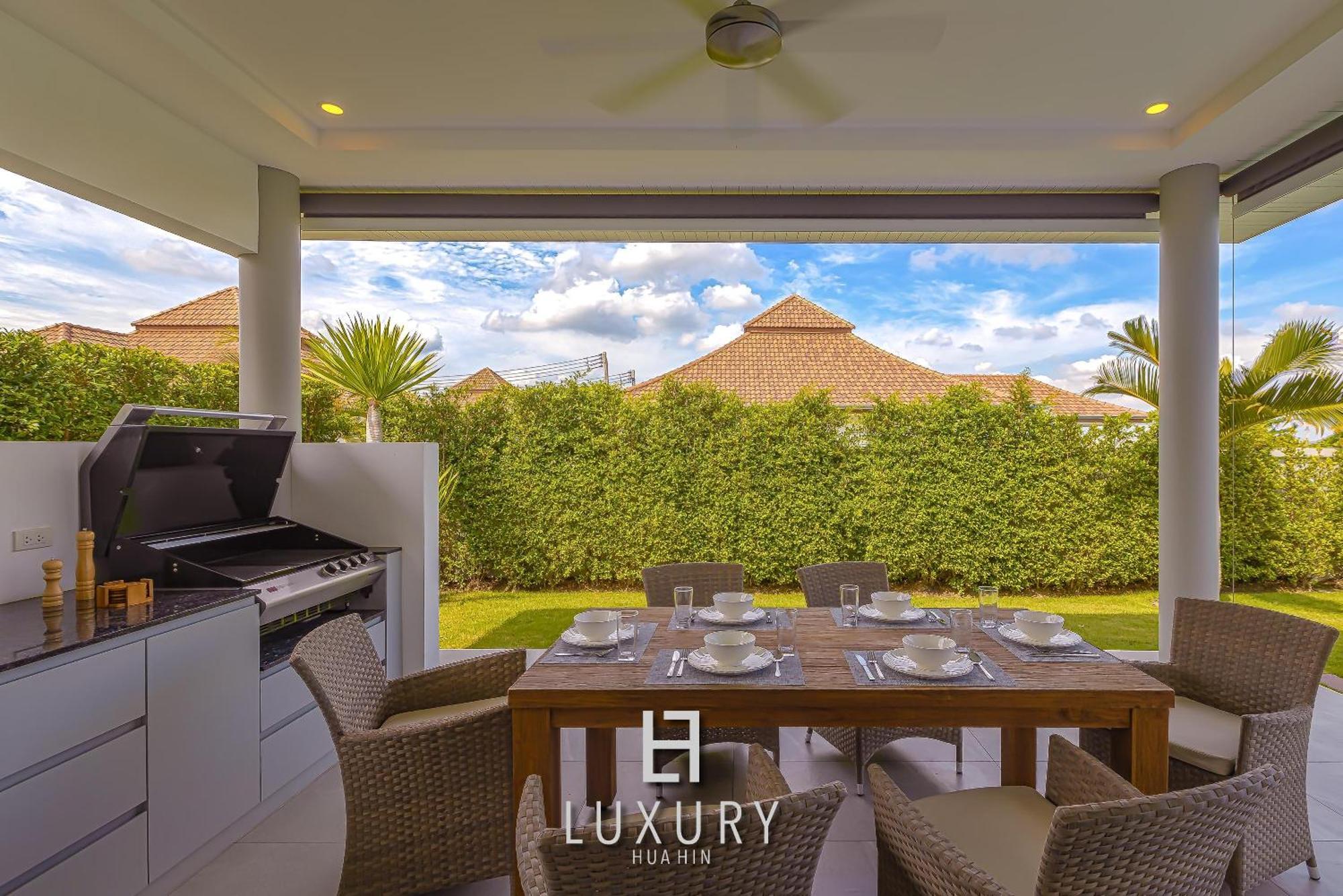 Villa Modern 3 Bedroom Private Pool - Mp67