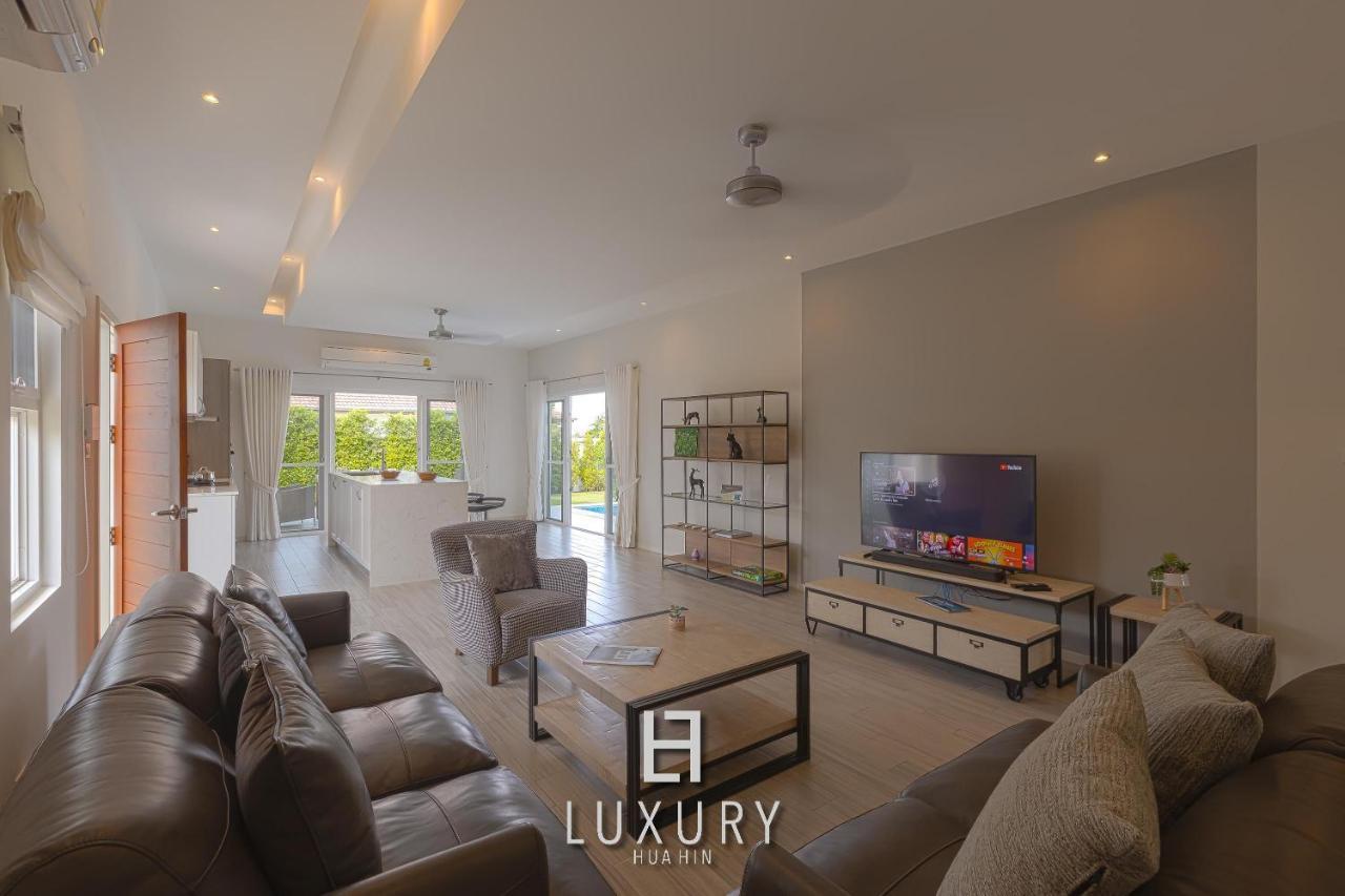 Modern 3 Bedroom Private Pool - Mp67 *