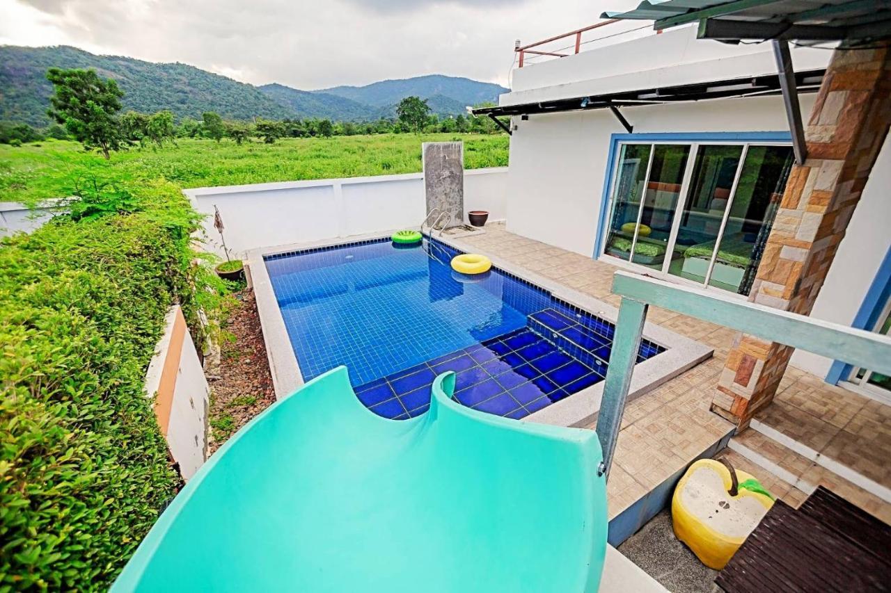 เรนโบว์ ปาร์ตี้ พูลวิลล่า Rainbow Party Hua-hin Poolvilla Villa Hua Hin