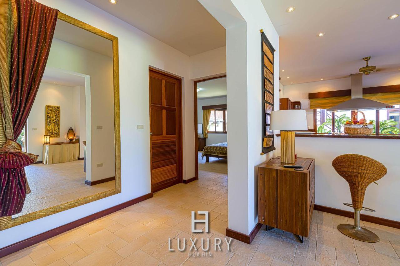 Villa 5 Bedroom Bali Style Mansion Wl2 *