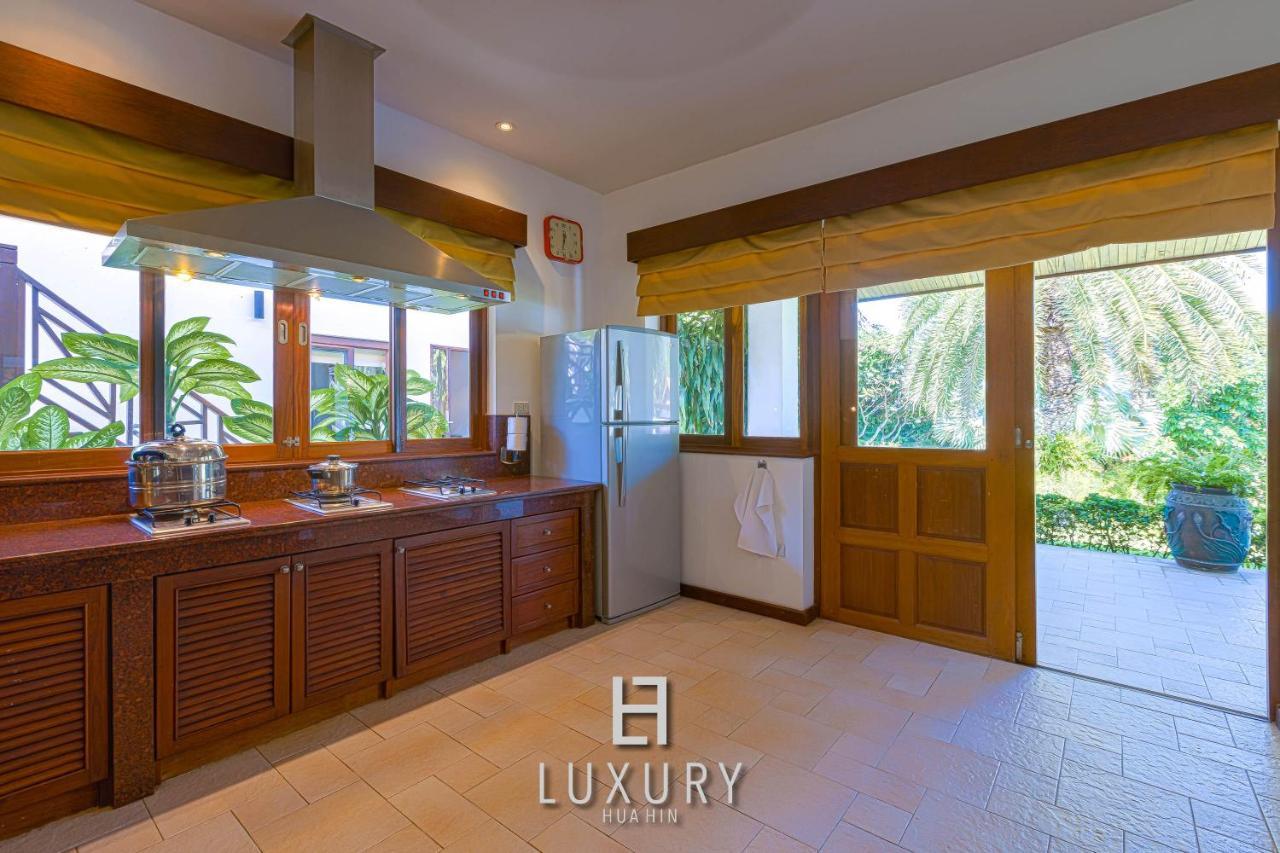 Villa 5 Bedroom Bali Style Mansion Wl2
