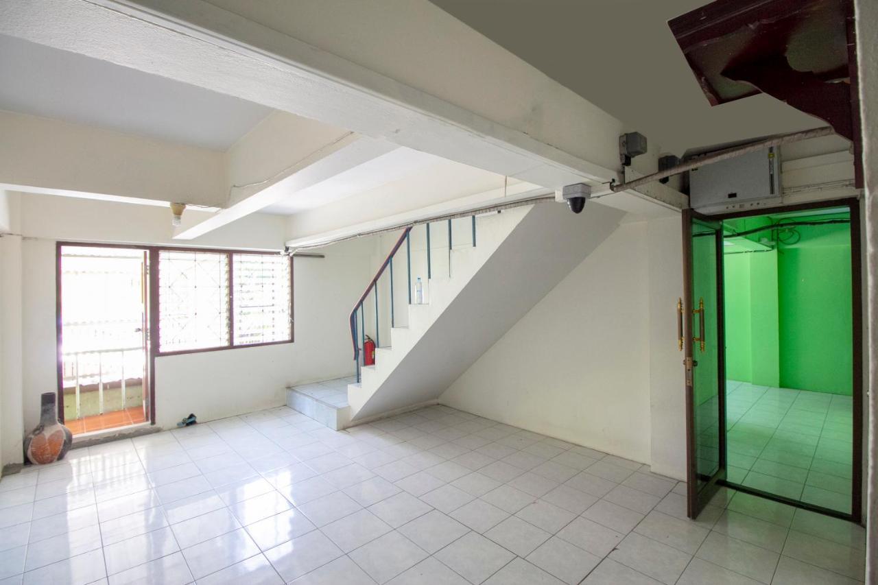 Oyo 75372 Flight Hut Hotel 2*