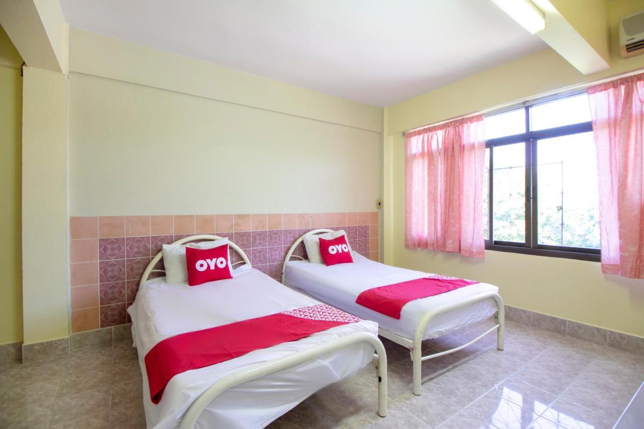 Oyo 75372 Flight Hut 2* Hua Hin