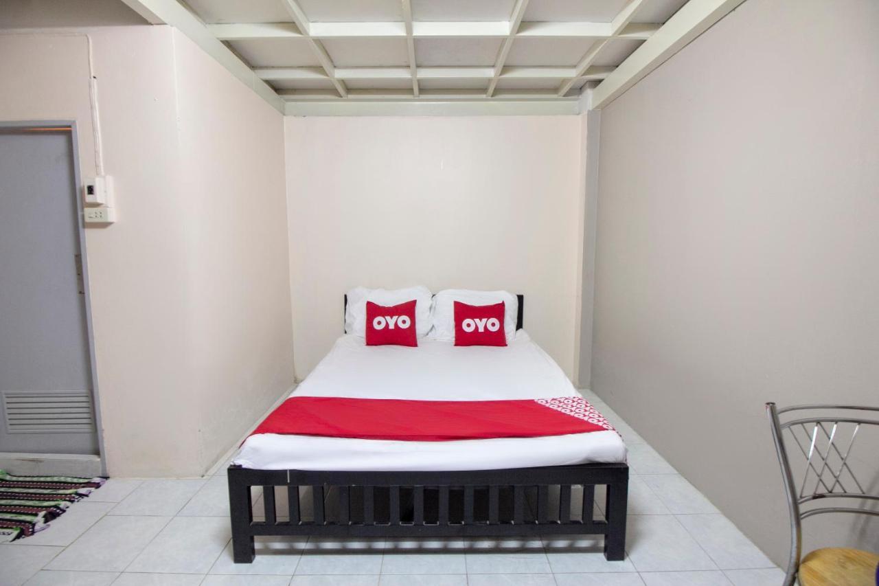 Hotel Oyo 75372 Flight Hut 2*