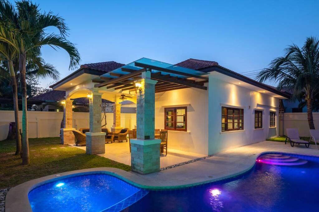 Well Presented Private Pool In * HHQ