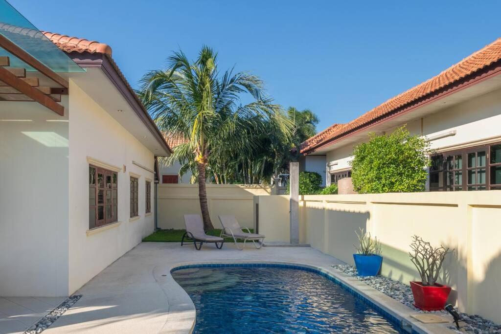 Well Presented Private Pool In HHQ