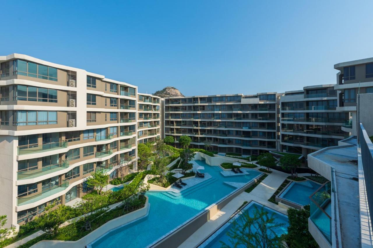 Veranda Beachfront Living * HHQ