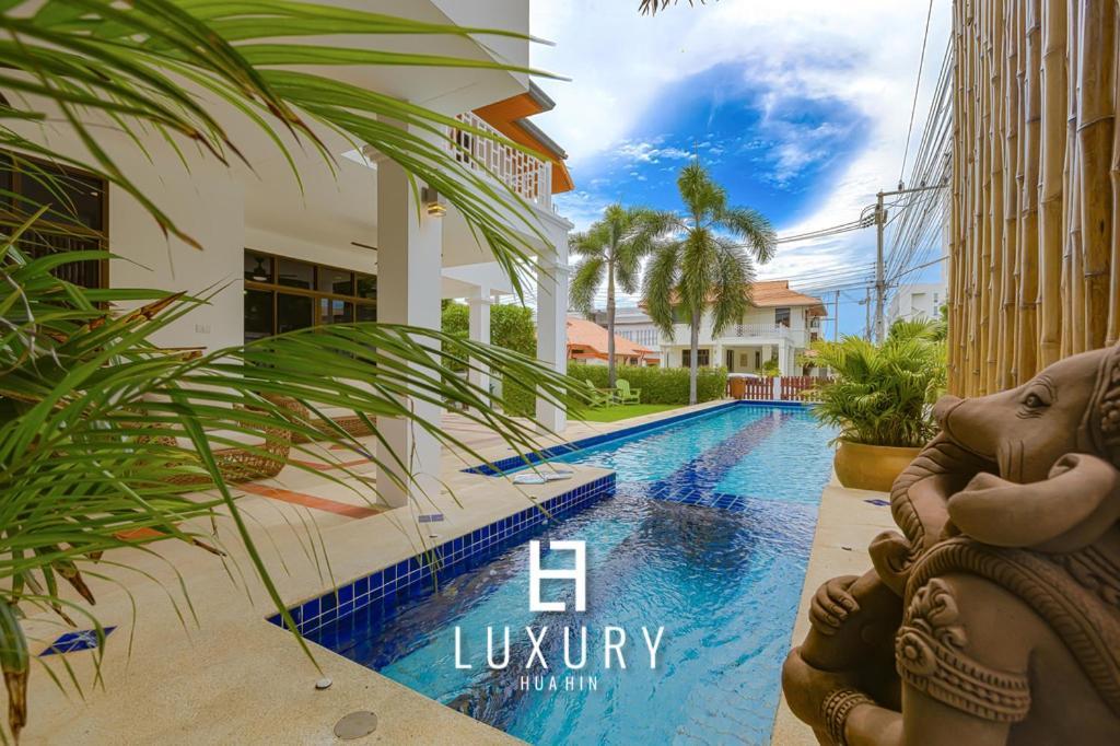Modern Pool Villa, 4 Bedroom Close To - Hv *