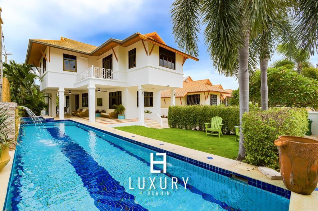 Pousada Modern Pool Villa, 4 Bedroom Close To - Hv