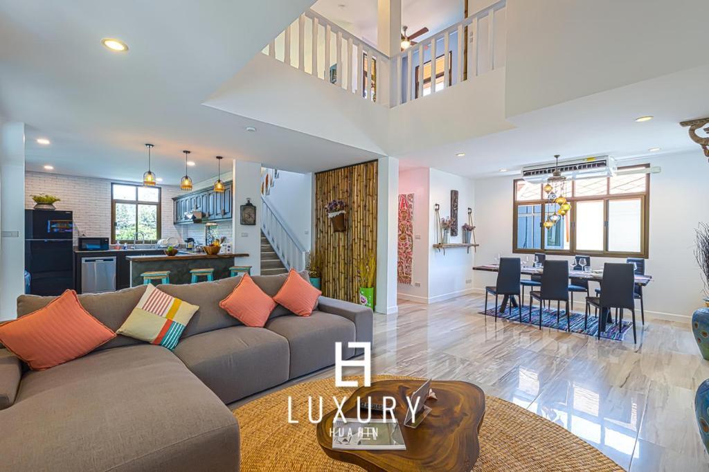 Pousada Modern Pool Villa, 4 Bedroom Close To - Hv