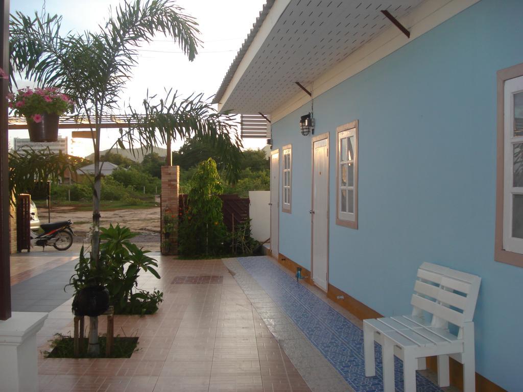 Baan Lom Talay Guest house