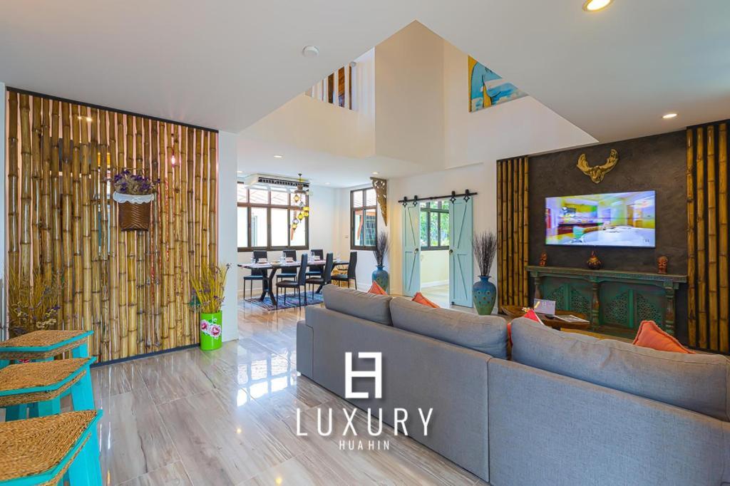 Modern Pool Villa, 4 Bedroom Close To - Hv