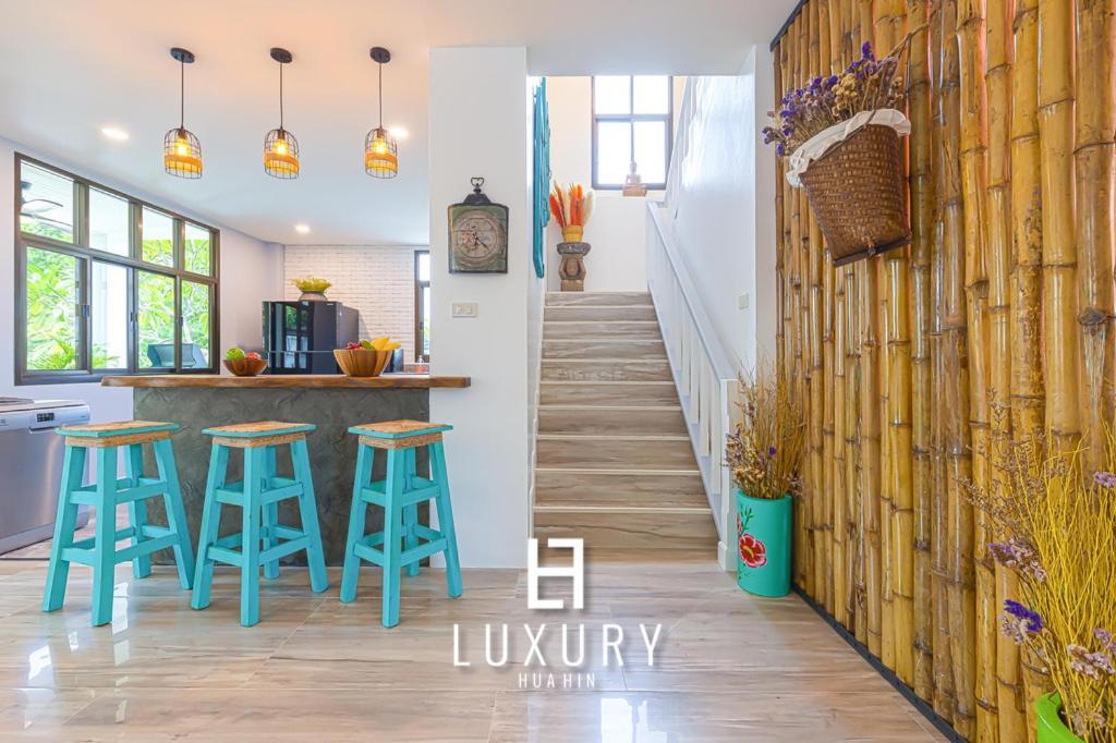 Modern Pool Villa, 4 Bedroom Close To - Hv *