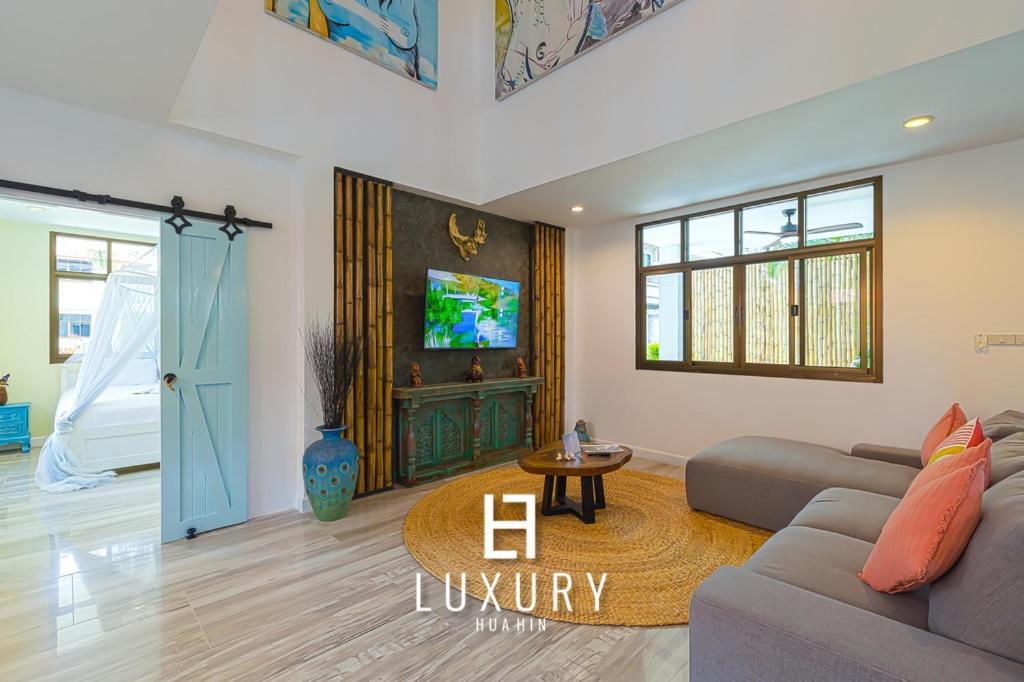 Modern Pool Villa, 4 Bedroom Close To - Hv *